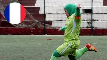 France : le hijab sera-t-il enfin toléré dans le football féminin ?