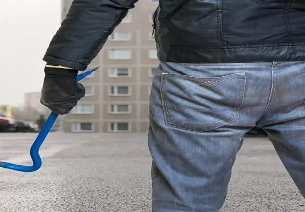 France : un algérien accusé de vol et vandalisme sur voitures de luxe