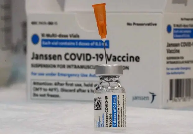Péremption des vaccins anti-covid : un gaspillage chronométré 