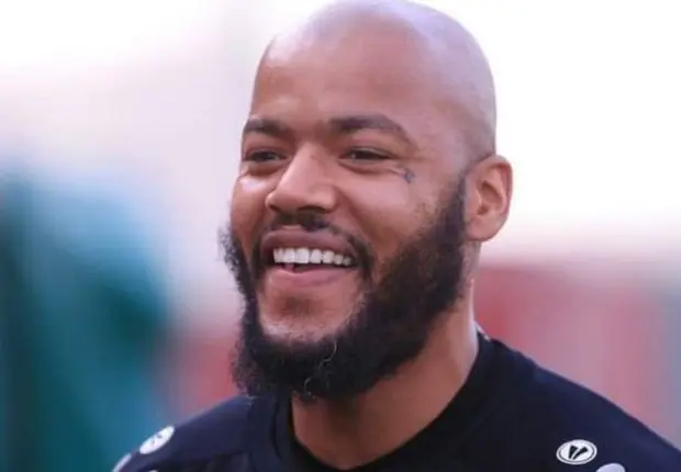 Équipe d’Algérie : M’bolhi rend un vibrant hommage à ses coéquipiers