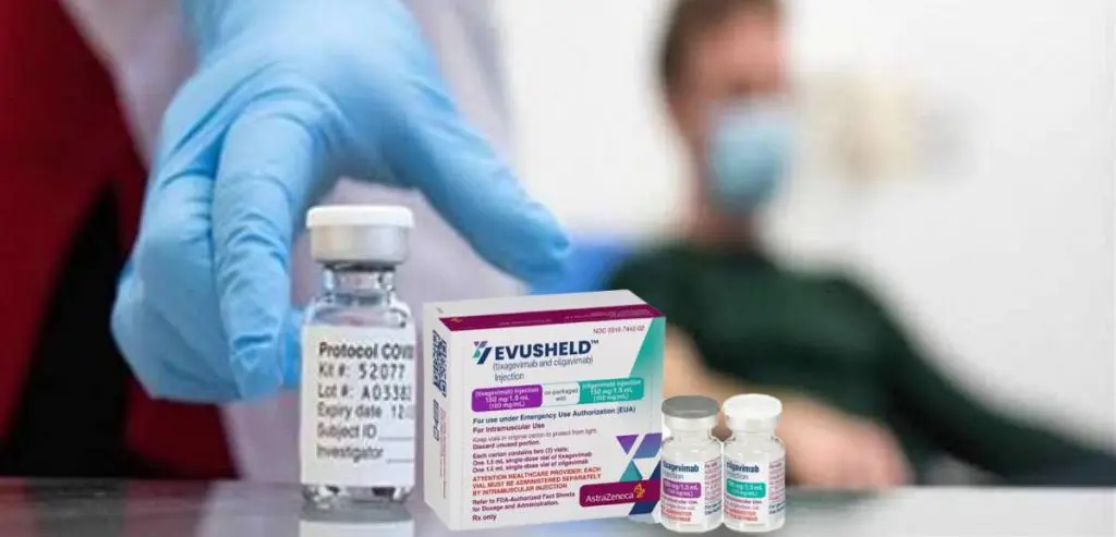 Covid-19: le traitement d’AstraZeneca est-il efficace contre Omicron ?