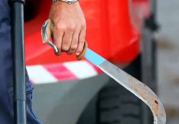 Il agresse un jeune à coup de machette en France : un Algérien écroué