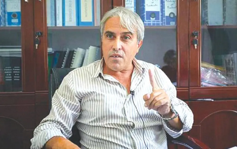 Omicron et immunité collective : la mise au point du Pr Djenouhat