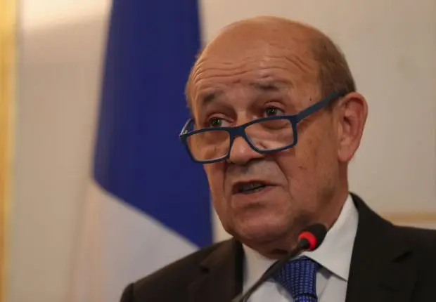 Algérie – France : Le Drian à Alger pour « relancer les relations »
