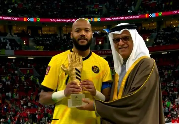 M’bolhi brille de nouveau, il remporte le Gant d’Or de la Coupe Arabe
