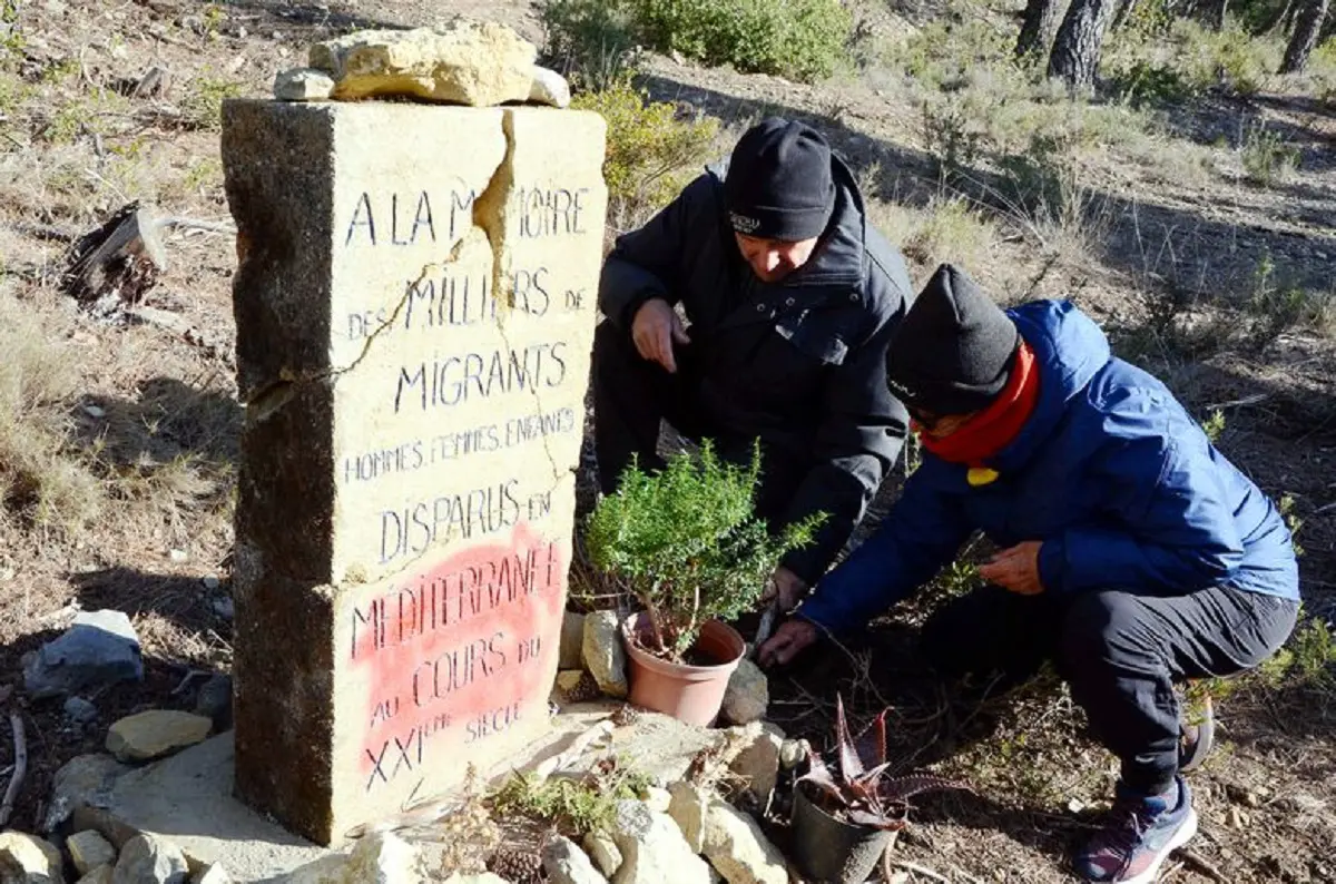 France : Sabotage d’une stèle dédiée à la mémoire des migrants noyés