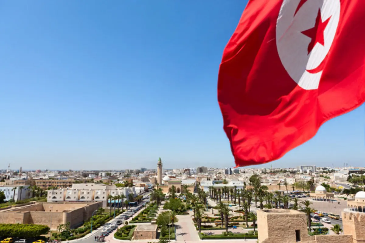 Covid-19 : quand le pass vaccinal suscite l’indignation en Tunisie