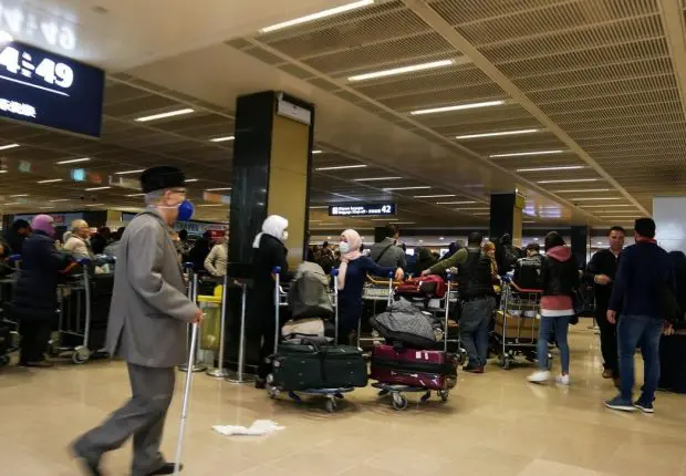 Covid-19 : deux pays imposent de nouvelles mesures pour les voyageurs
