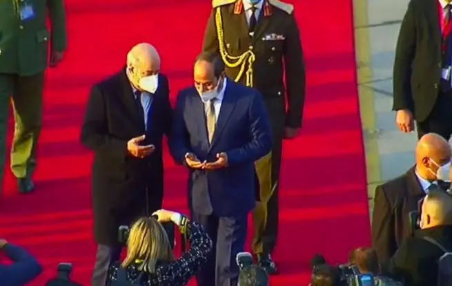 Égypte : reçu par Al-Sissi, un accueil chaleureux pour Tebboune