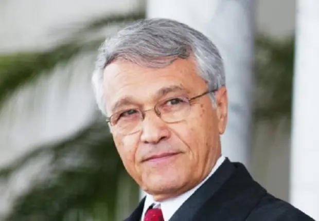 Quand le procès de Chakib Khelil se heurte à la gréve des avocats