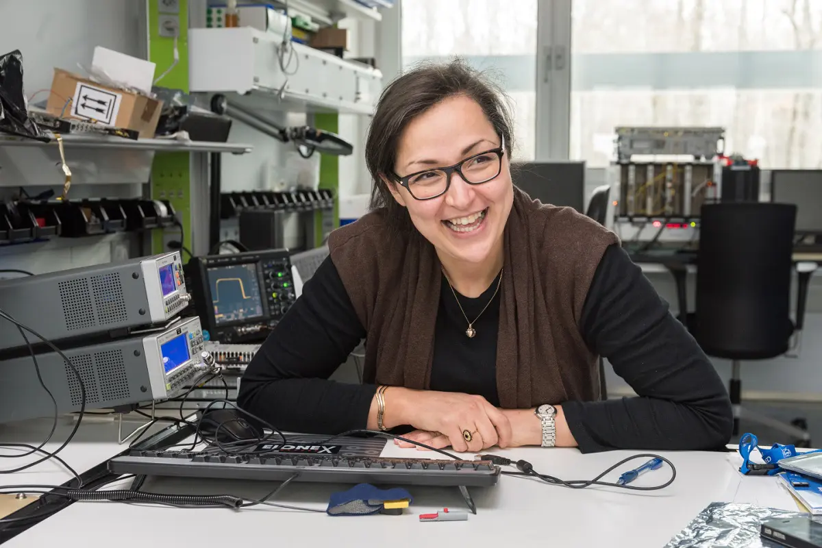 Dénia Bouhired, la physicienne algérienne de renommée mondiale