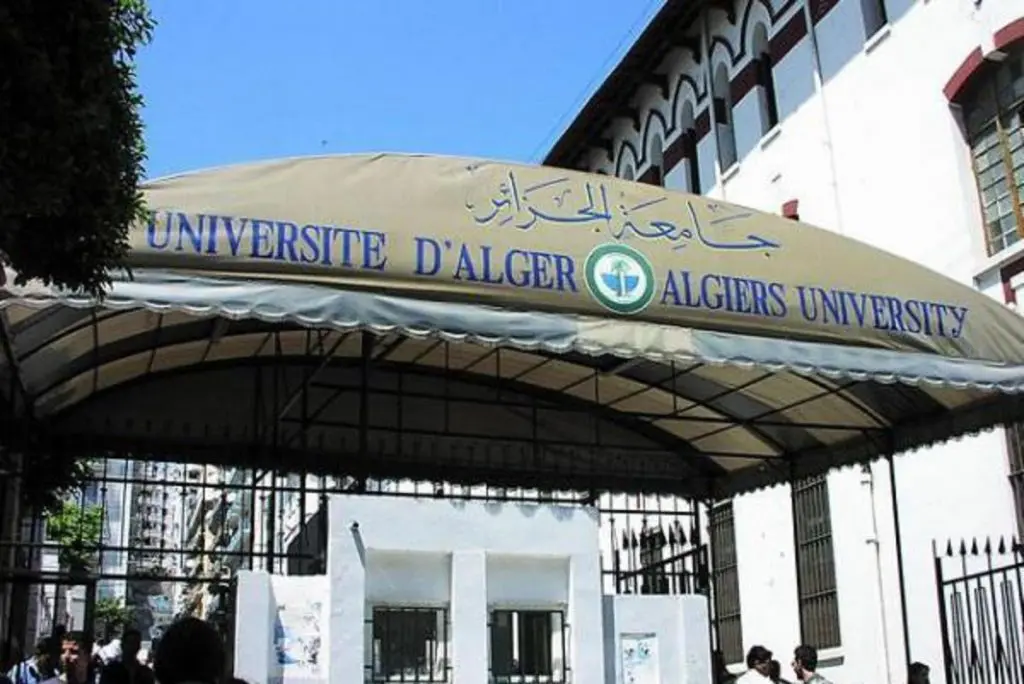 Université : l&rsquo;enseignement à distance à défaut de vaccination ?