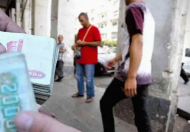 Taux de change en Algérie: légère baisse de l&rsquo;euro au marché parallèle