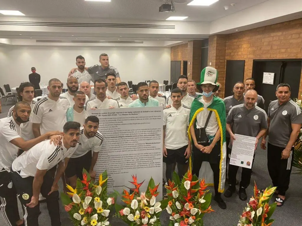 CAN 2022 : un supporter oranais crée l&rsquo;événement au Cameroun
