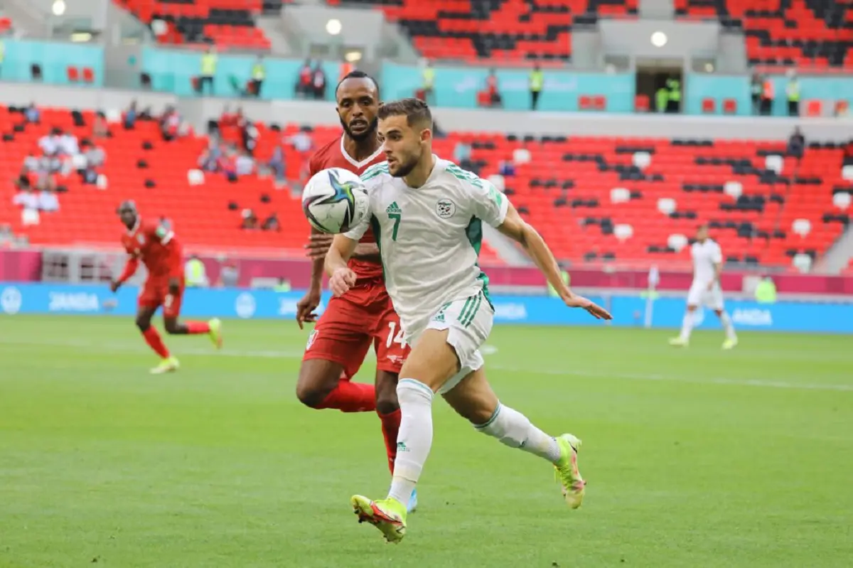 Transferts : la destination de Meziani se précise