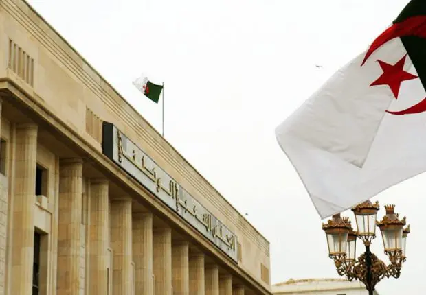 APN : Boughali dans le collimateur des partis