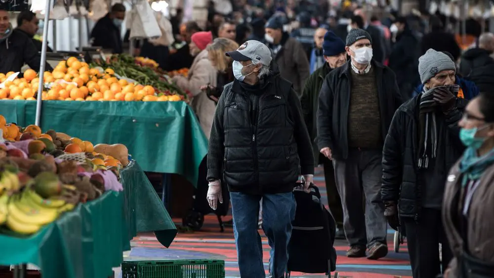 Hausse des prix et flambée du Covid : entre le marteau et l’enclume