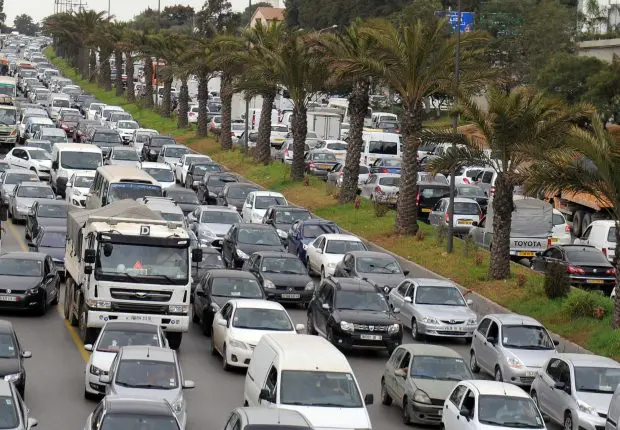 Embouteillages à Alger : le gouvernement examine « 2 projets urgents »