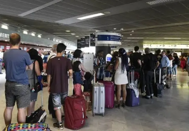 Voyages en France: moins de conditions pour les Français de l’étranger
