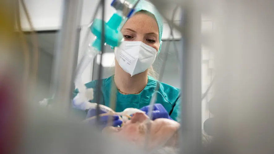 Omicron en Algérie : 4ᵉ ou 5ᵉ vague du covid-19 ?