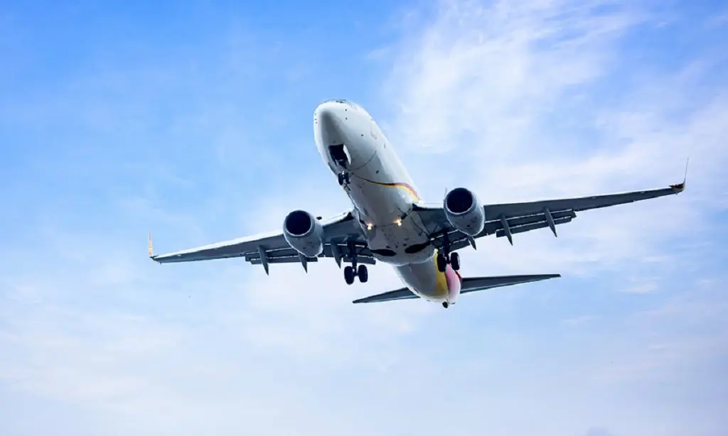 Vols depuis la France : comparatif des prix entre l’Algérie et la Tunisie