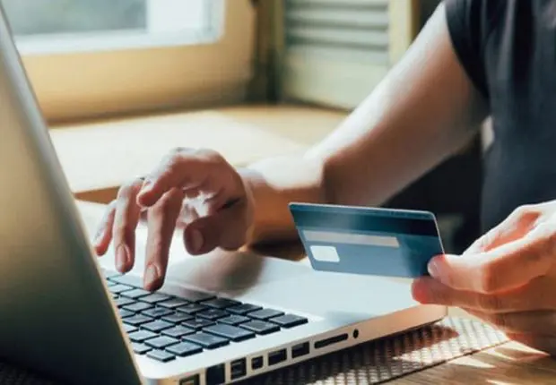 Taxes sur le E-commerce : la douane réagit à la polémique