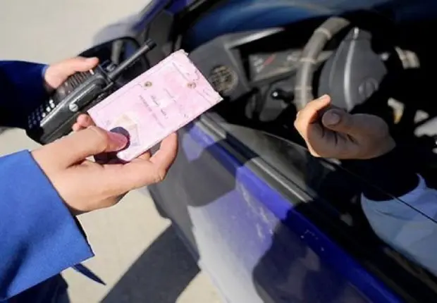 Permis de conduire : téléphone au volant, quelle sanction ?