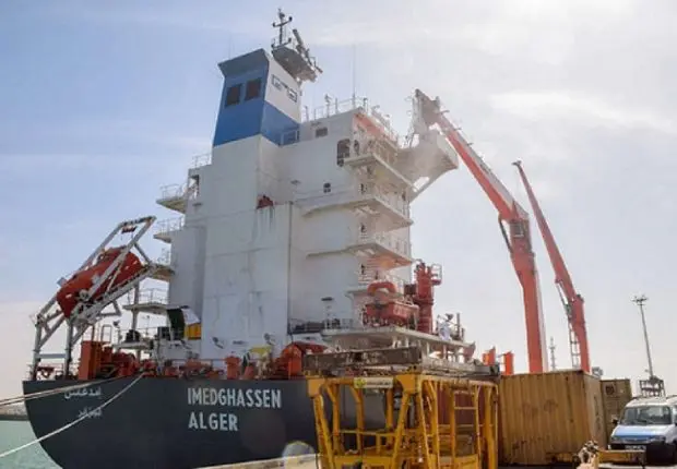 Corruption : l’Algérie récupère l’un de ses navires, une tête tombe