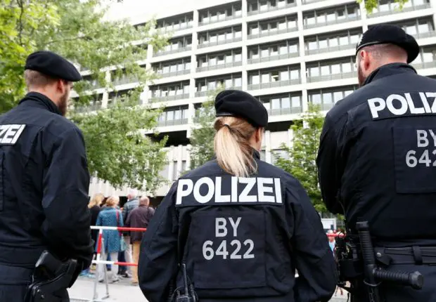 La victime dit avoir reçu un « câlin » : vol insolite par un Algérien en Allemagne