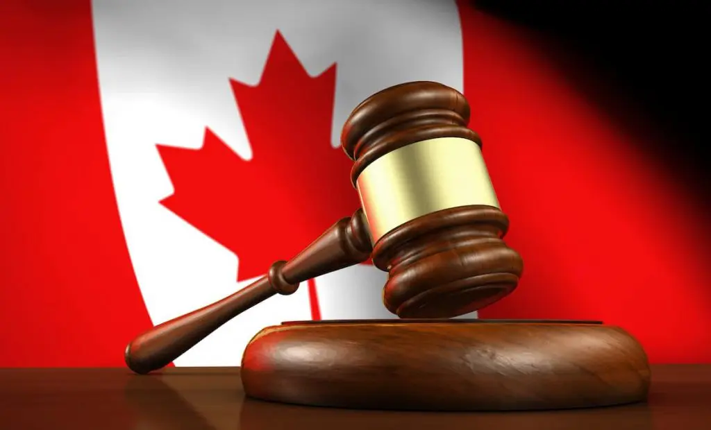 Un couple algérien porte plainte contre Immigration Canada