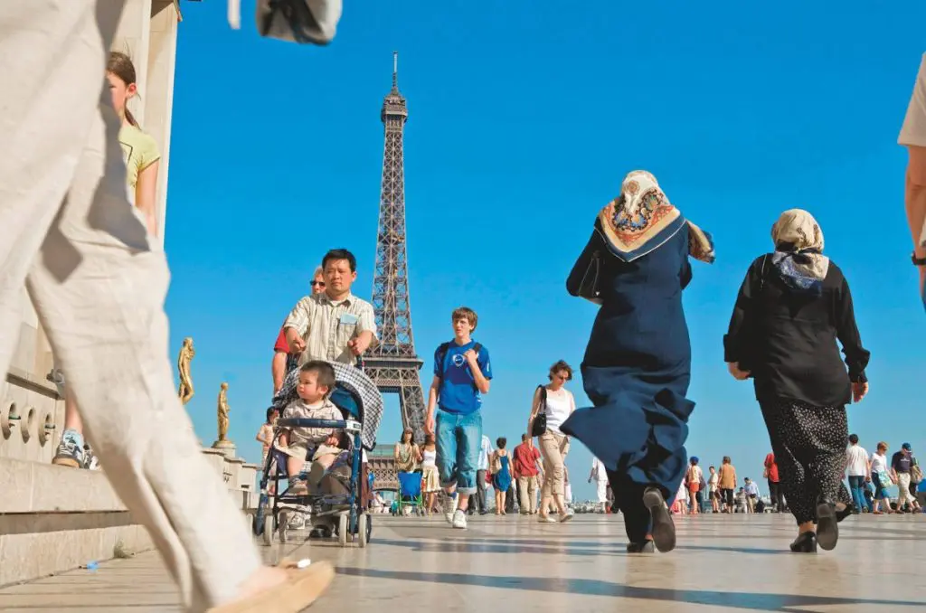 Actes anti-islam: la France pousse-t-elle les musulmans à partir ?