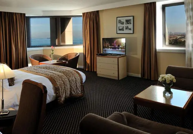 Ministre du tourisme, prix des hôtels abordables?