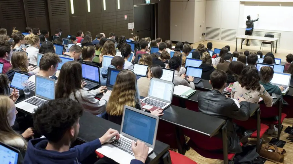 Campus France : de nouvelles conditions pour les étudiants algériens