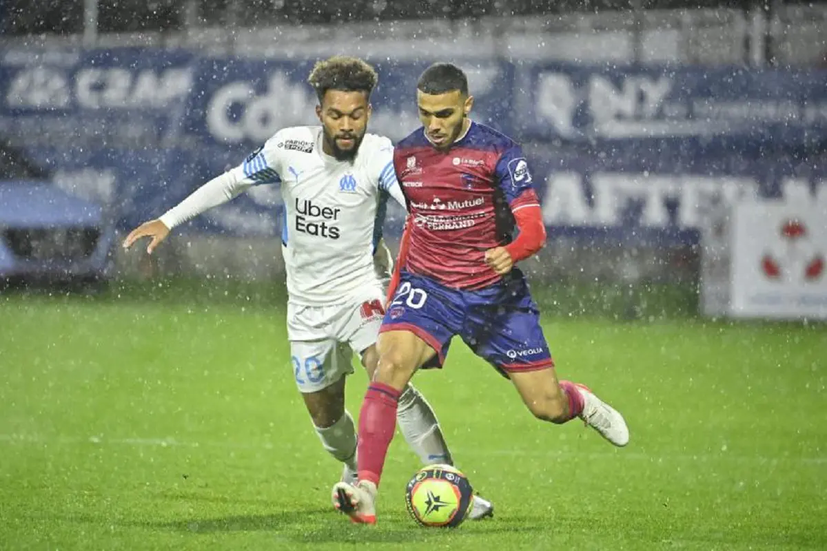 France : un latéral algérien dans le viseur de Lille