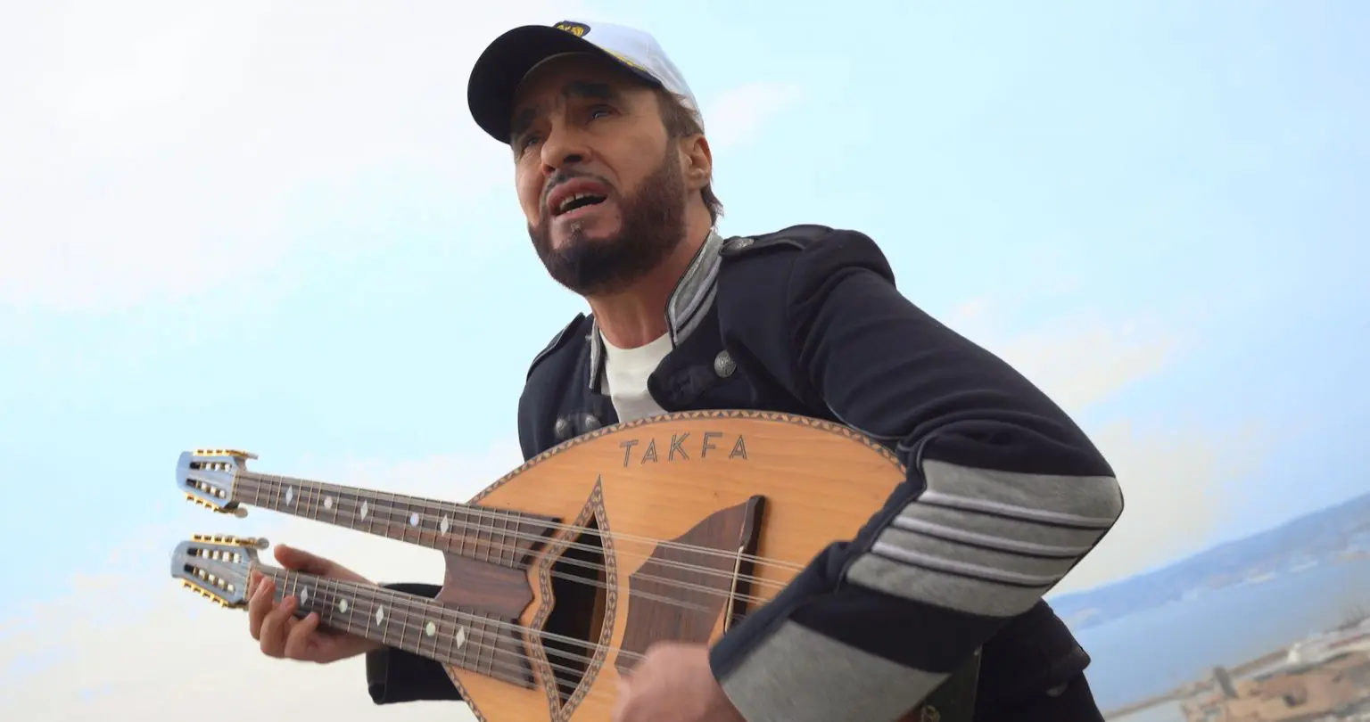 « Djedjiga », magnifique Cover de Takfarinas en hommage à Mehenni Amroun