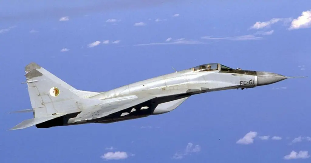 Oran : un avion militaire s’écrase à Bousfer