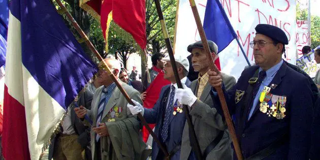 France : des harkis se rassemblent demandant de rétablir leur « honneur »