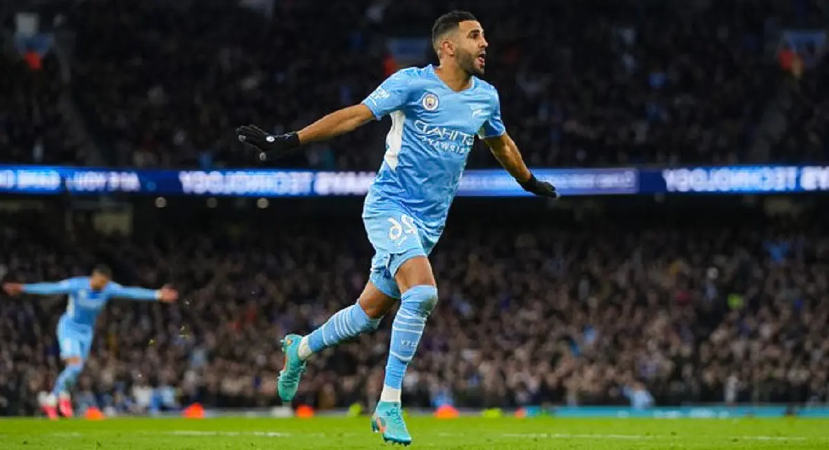 Mahrez signe un doublé face à Man United: une reprise de volée au menu
