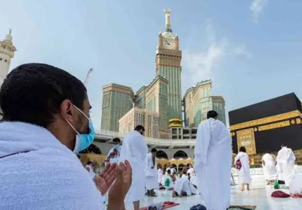 Conditions Omra en Algérie : payement de l&rsquo;hôtel en devises au Menu