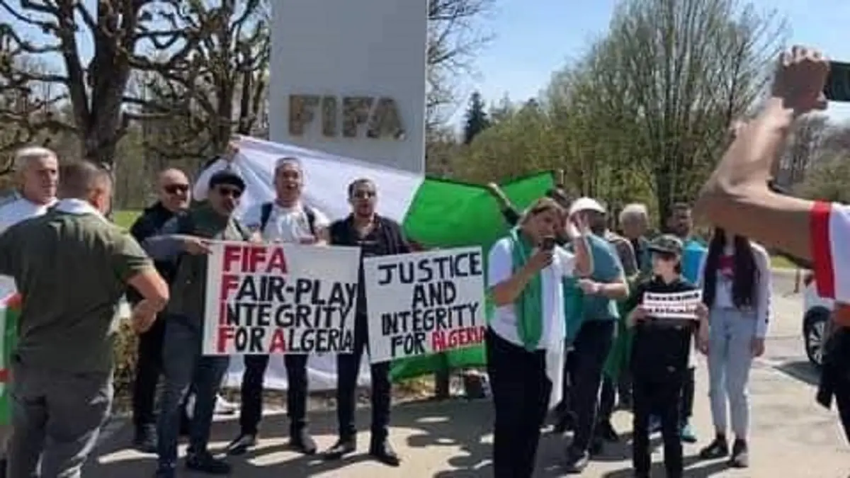 Suisse : quand des supporters algériens manifestent devant la FIFA