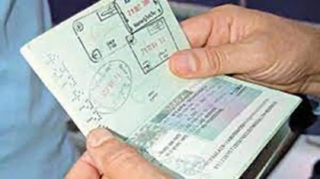 Alger : il risque la prison pour avoir acheté un faux visa à son fils