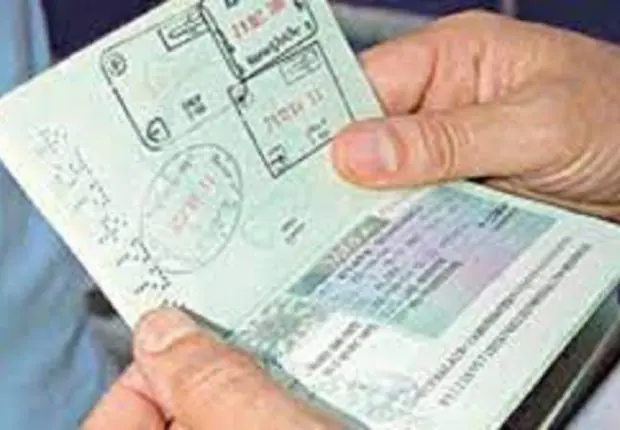 Alger : il risque la prison pour avoir acheté un faux visa à son fils