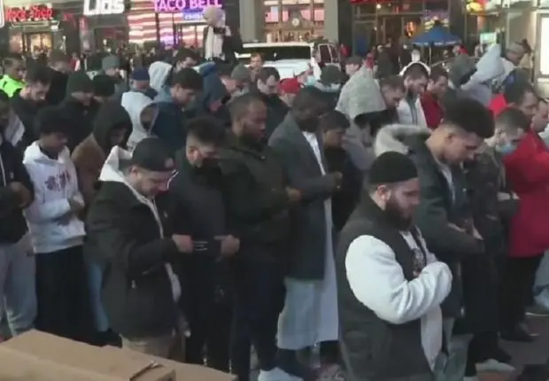 Ramadan 2022 : un grand iftar organisé sur Times Square à New York