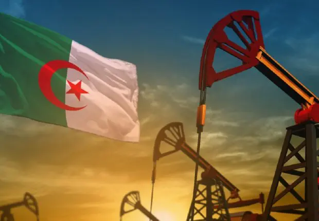 Face au « yoyo » des prix du pétrole, l’Algérie prépare ses fûts