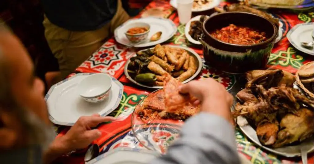 Ramadan : 7 conseils pour ceux qui festoient après le jeûne