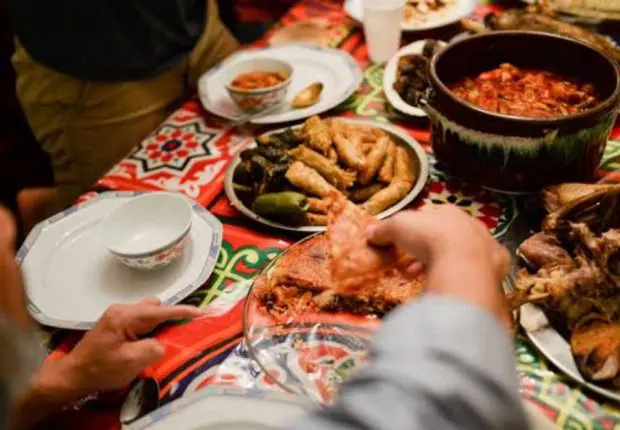 Ramadan : 7 conseils pour ceux qui festoient après le jeûne