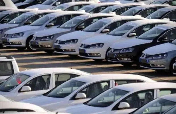 Dossier automobile : le ministre de l’industrie revient dessus