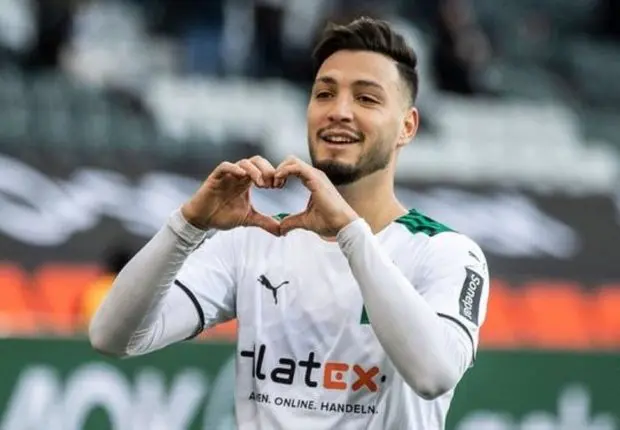 Transfert de Bensebaini vers Dortmund : où en est le dossier ?