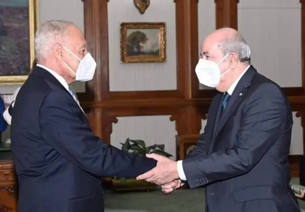 Tebboune reçoit le secrétaire général de la Ligue des États Arabes