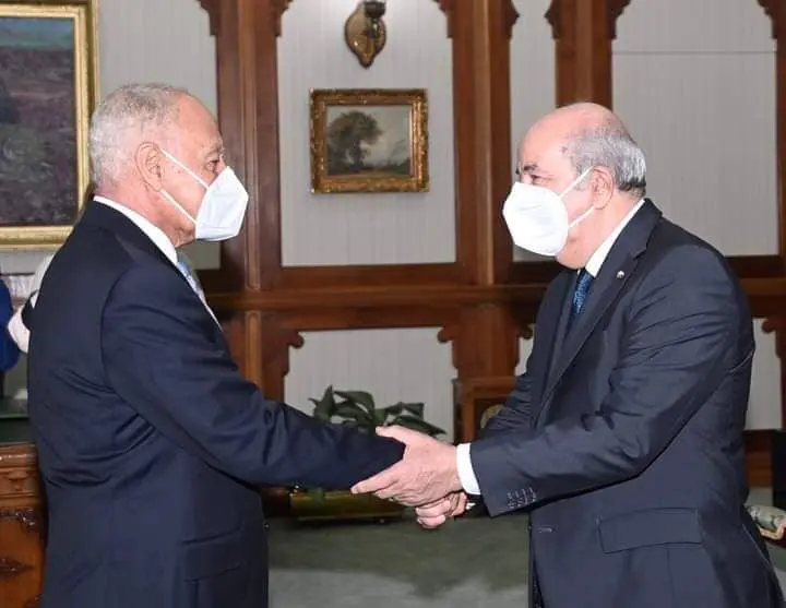 Tebboune reçoit le secrétaire général de la Ligue des États Arabes